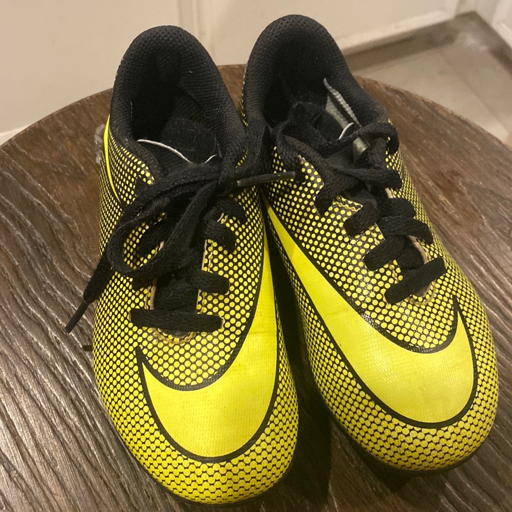 Nike soccer cleats size 10c